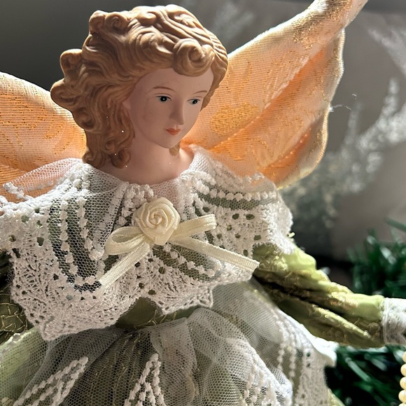 Tree top Angel - Picture 7 of 9